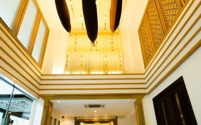 The StandardX Bangkok Phra Arthit