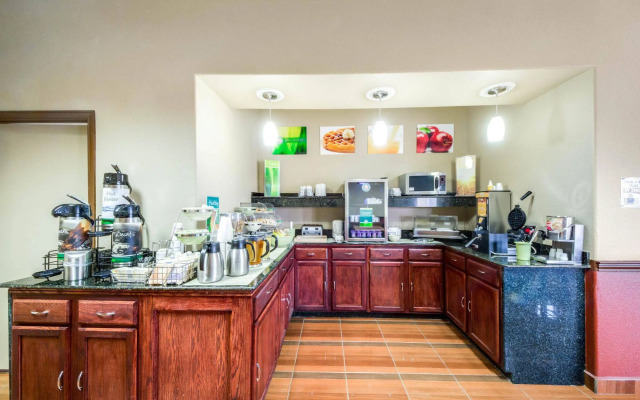 Econo Lodge Inn & Suites Eagle Pass