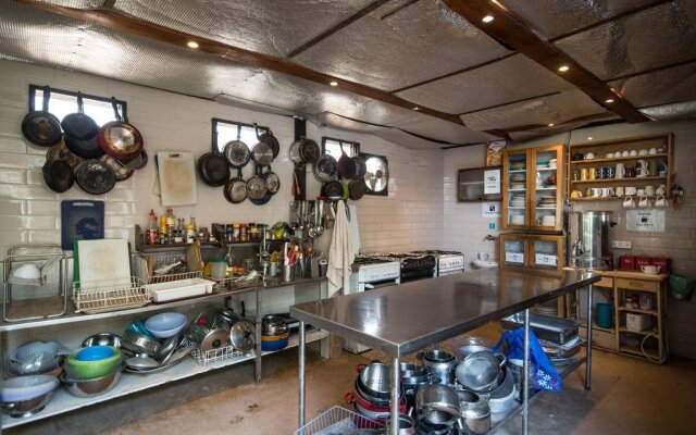 Shkedi's CampLodge - Hostel