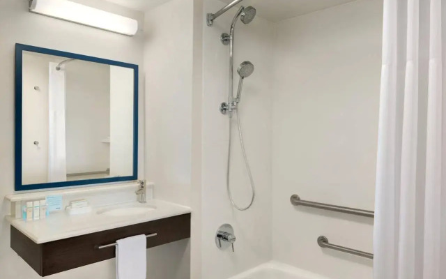 Hampton Inn West Des Moines Lake Drive