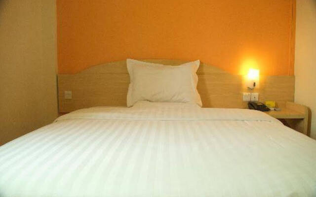 7Days Inn Shanghai Hongkou Football Stadium