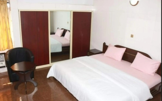 Cute Villa Hotel and Suites