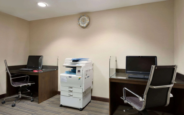 Ramada by Wyndham Abu Dhabi Downtown - Image 6