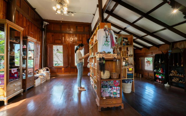 Maikaew Damnoen Resort