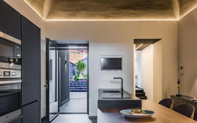 Leone Apartment With Garden by Wonderful Italy