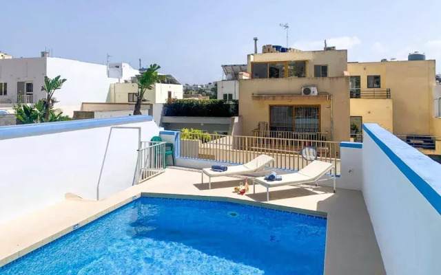 Merill Pool and Sea Charming Apart 3