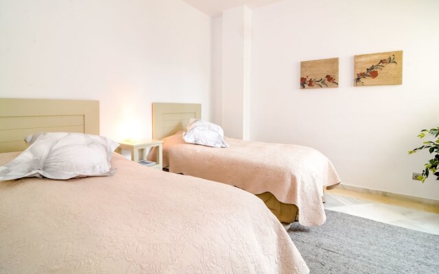 FA-Fab 2 bedroom apt in and outdoor pool