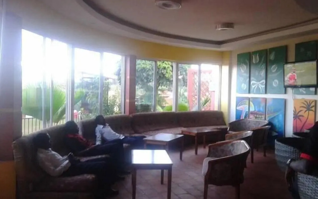 Makutano Hotel
