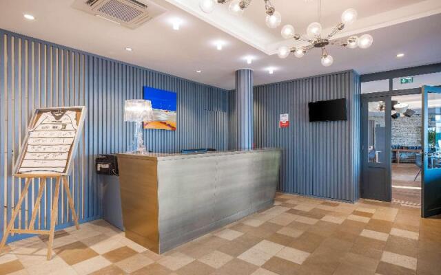 Hotel Les Flots - Chatelaillon Plage