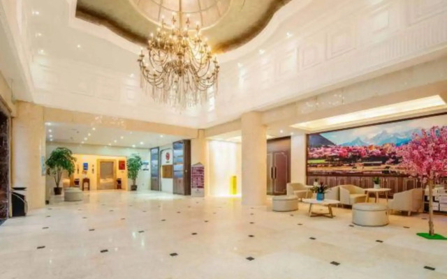 Tall Hotel