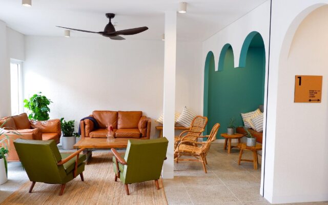 Stoke Beach House - Hostel