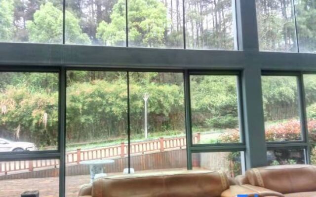 Minggang Grand Hotel (Ceramic University Xianghu Campus)