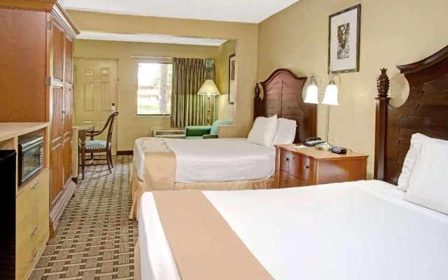 Travelodge Suites by Wyndham Kissimmee Orange