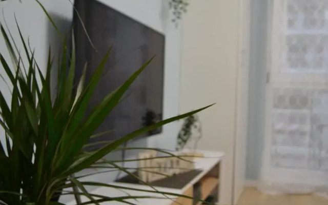 BEYOND ABSTRACT - Gorgeous 1BR Apt