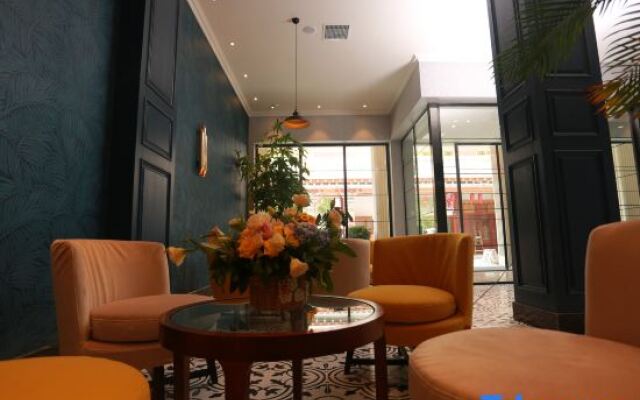 Yujing Saussurea French Style Hotel