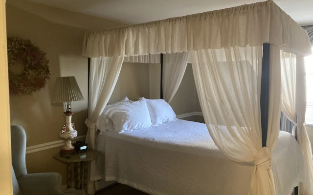 Plumsteadville Inn