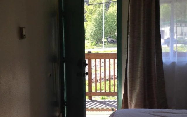 Fourth Avenue Lodging