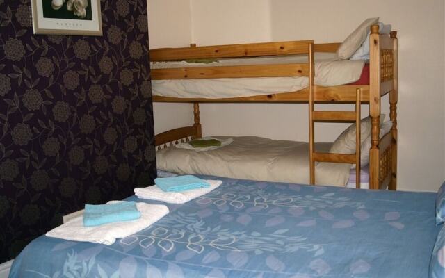 Sea Dogs Guest House