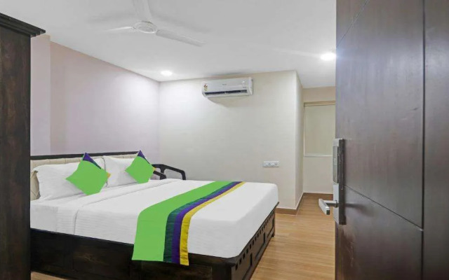 Treebo Trend Purple Square Hotel