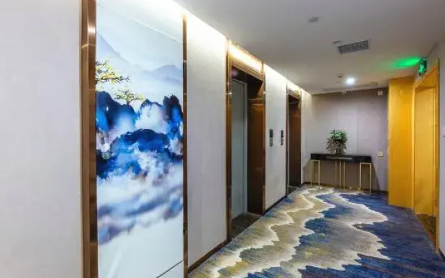 UP IN THE CLOUDS hotel