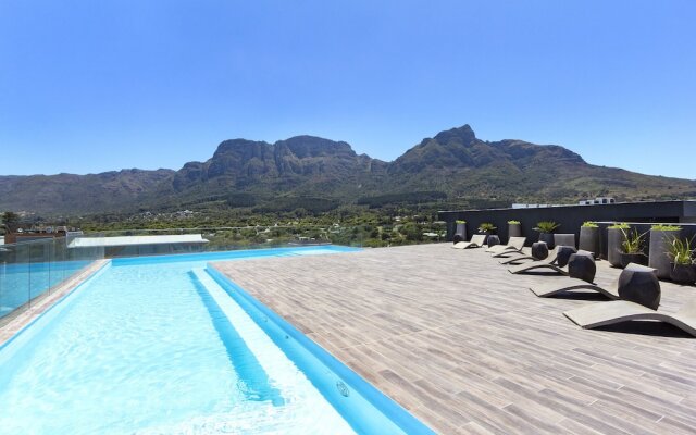 Newlands Peak Aparthotel