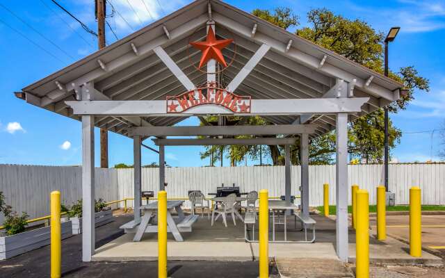 Americas Best Value Inn Columbus, TX