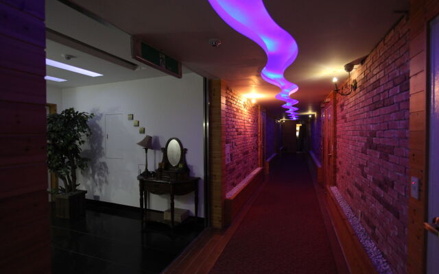 Business Hotel
