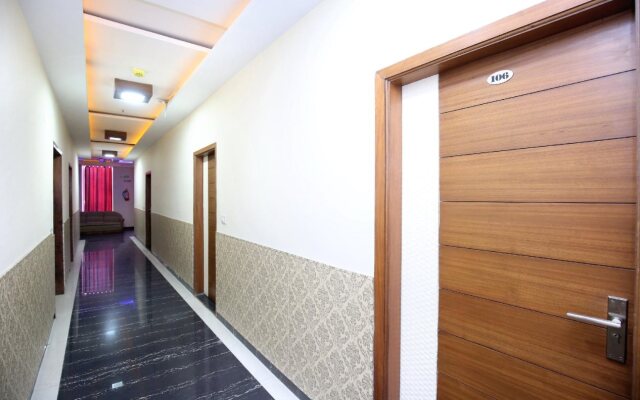 Hotel GST Grand Plaza