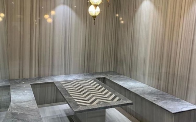 Luxurious Seafront Penthouse