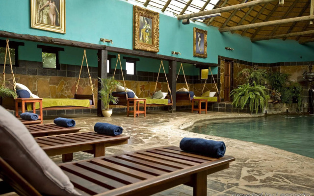 Misty Hills Country Hotel