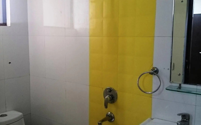 OYO 4184 Hotel Raj