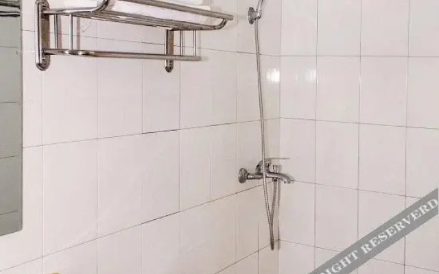 Old Town Hostel and Local Flavour Restaurant