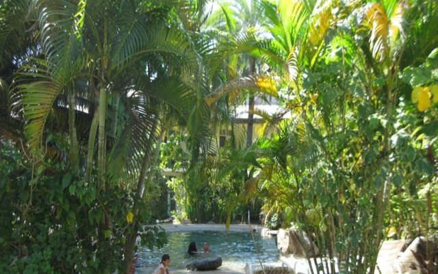 Hotel Oasis