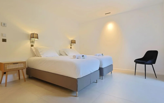 Villa Deva - 5 Bedrooms - Heated Pool