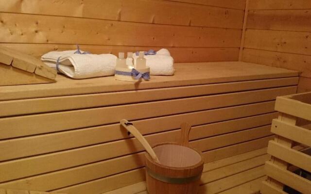 2-Zimmer DG-Apartment mit eigener Sauna