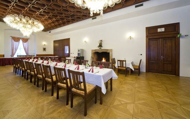 Schlosshotel Trest (Zamecký)
