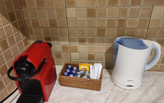 K162 Superior Deluxe Studio