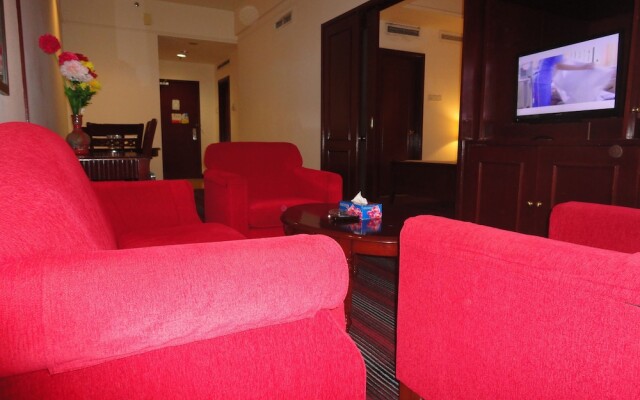 Golden Service Suite At Times Square