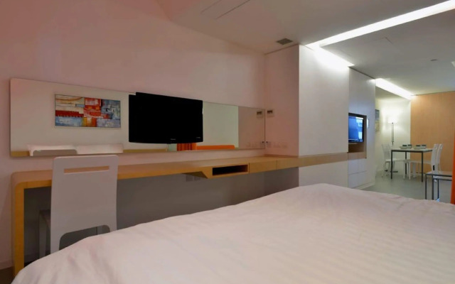 60 West Hotel