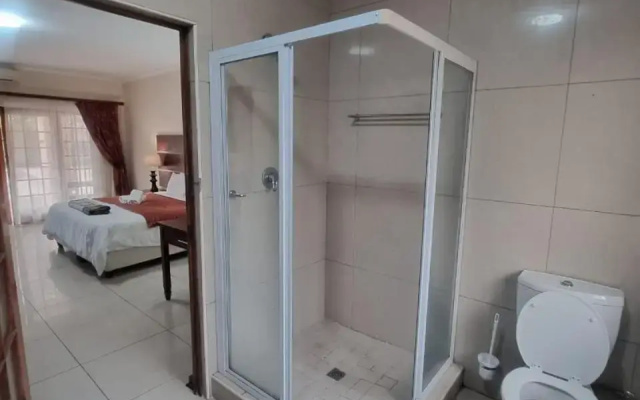 African Crest Guest House