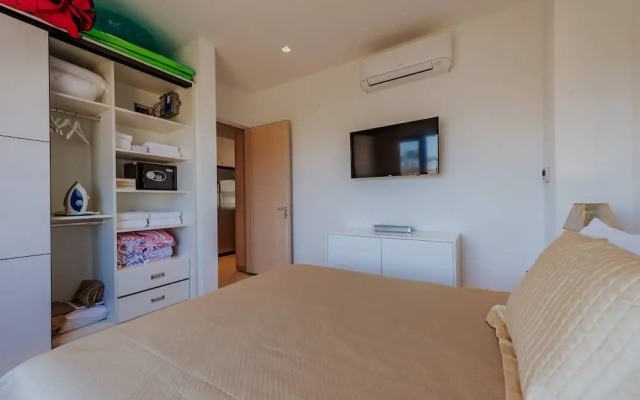 Arrival IN October: 20% Discount! at Waykiri Luxury Condos, Unit A-09