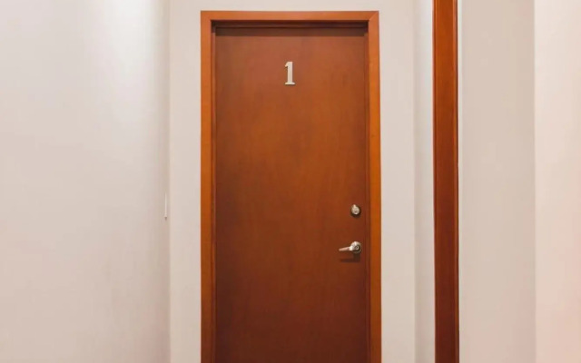 La Lola Hotel & Suites