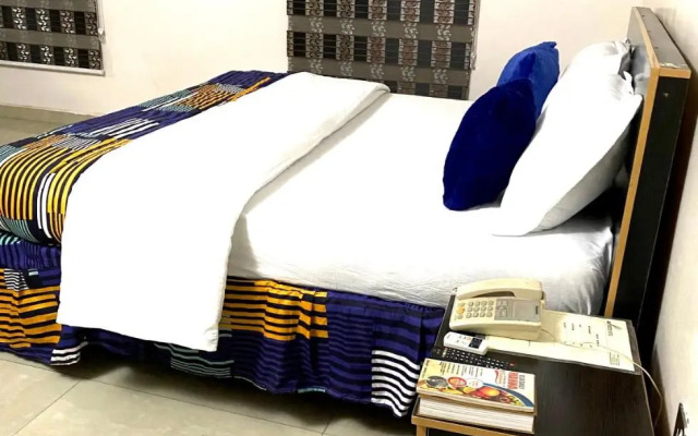 Nue Crest Hotel
