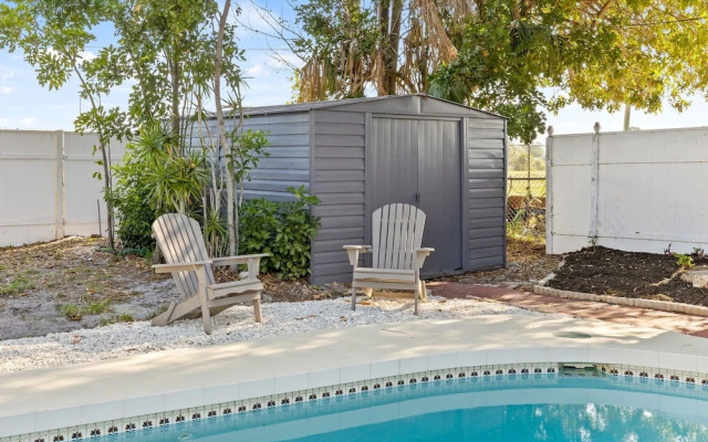 Sunny Palmetto Oasis: 4br Home With Private Pool 4 Bedroom Home by RedAwning