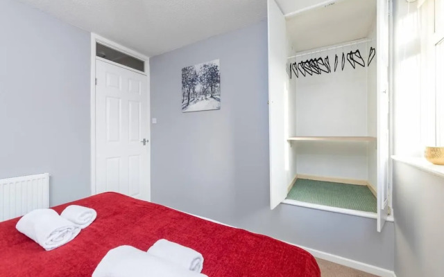 Cosy 2BR Home Near Milton Keynes Centre