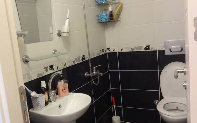 Luxerious Three Bedroom Apartment