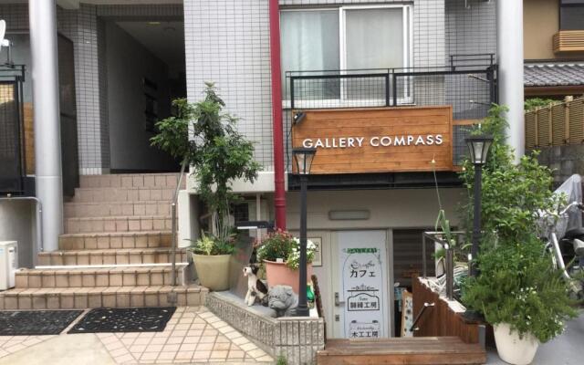 Gallery Compass