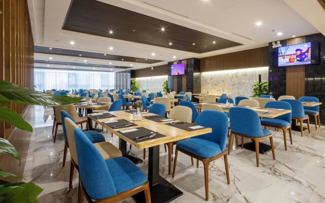 Miracle Luxury Hotel