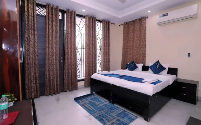 Hotel Noida Nest 105