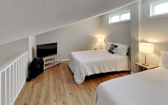 Commodore's Landing #214 - Stay Salty